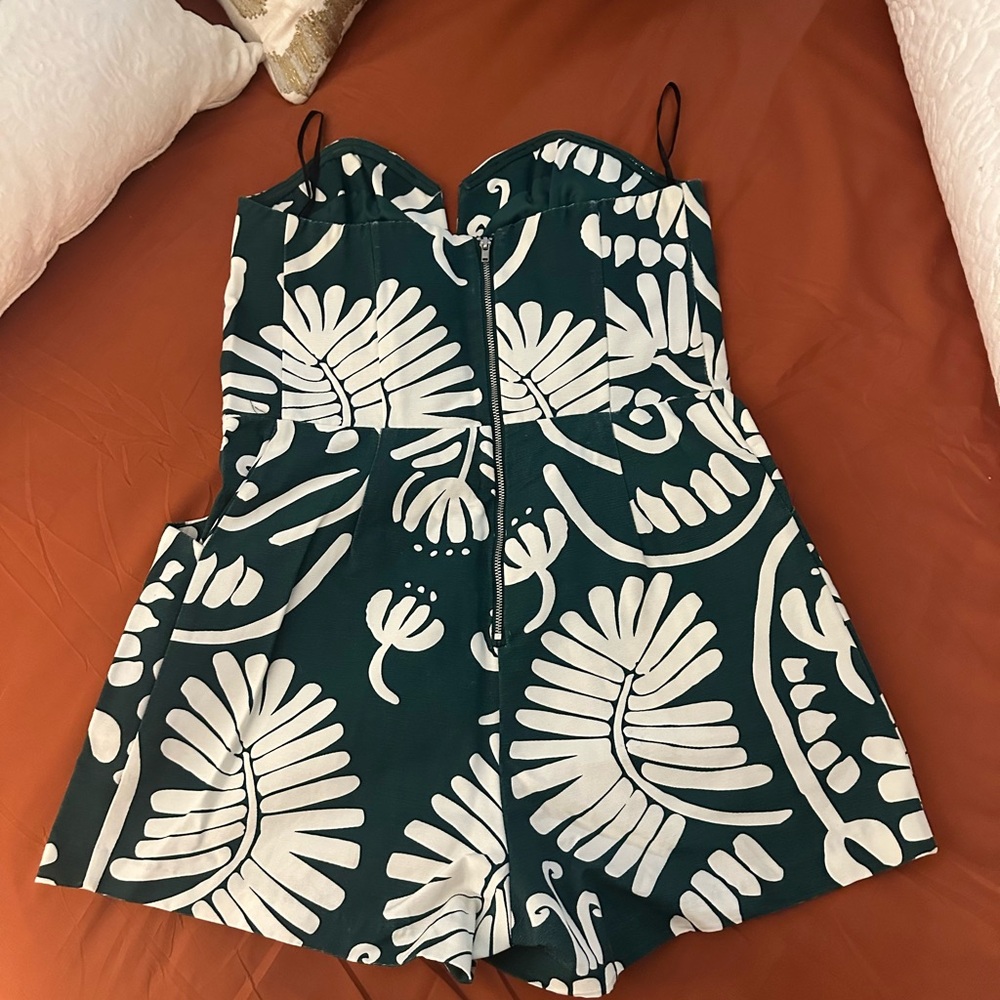 Green and White Tropical Print Shorts with Fitted Bodice